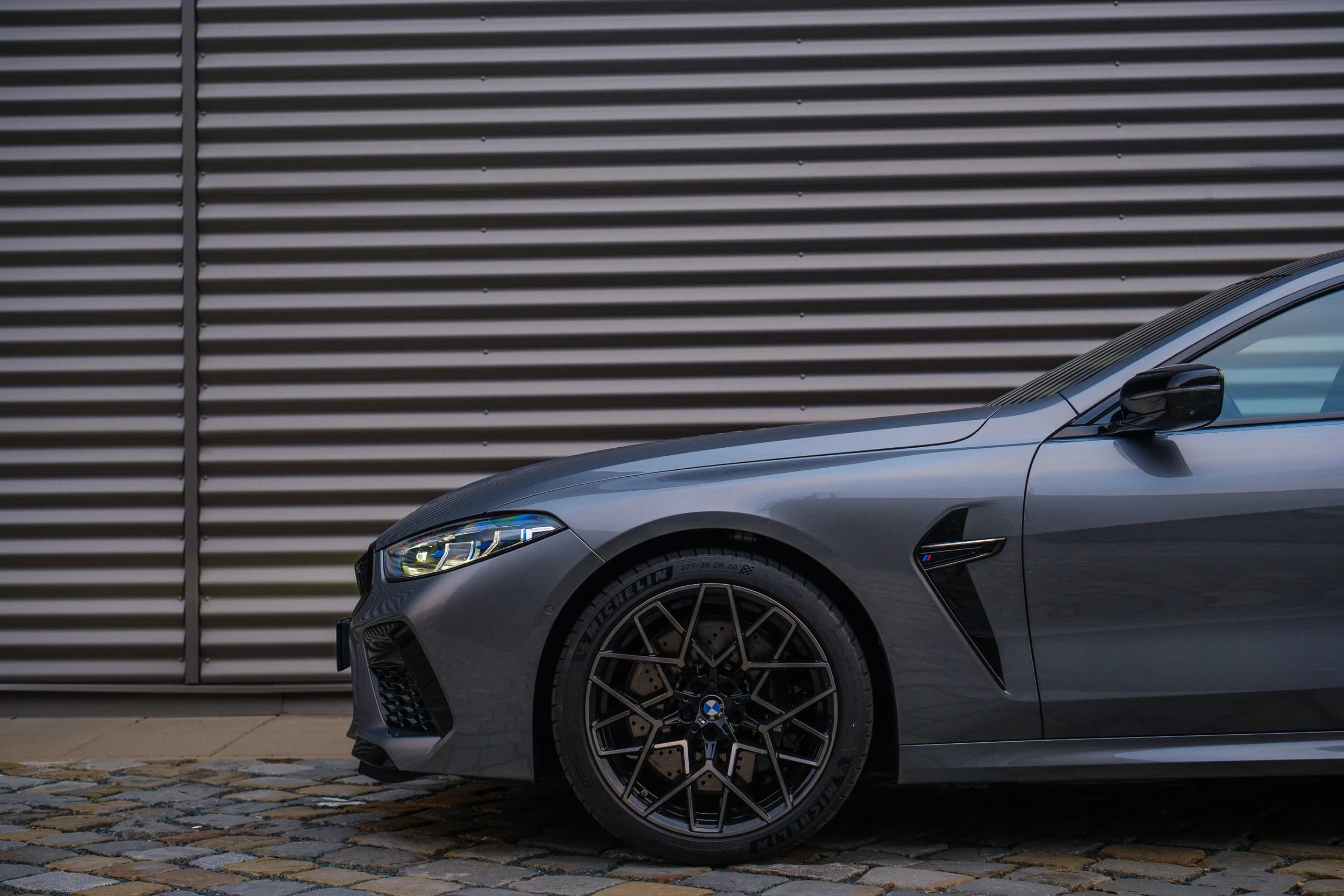 S námi je pořízení automobilu příjemnou událostí. Pojďte to také zažít.